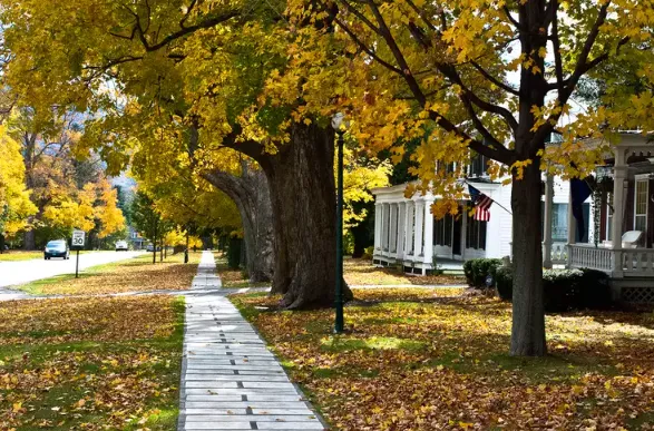7 Picturesque Small Towns Across the U.S. That Are Perfect for a Fall Getaway